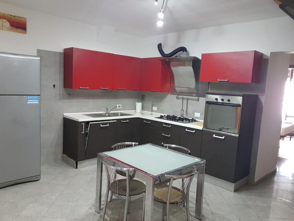 Casa N 2 Con Parcheggio Privato E Colonnina Ricarica Apartment Ливорно Екстериор снимка