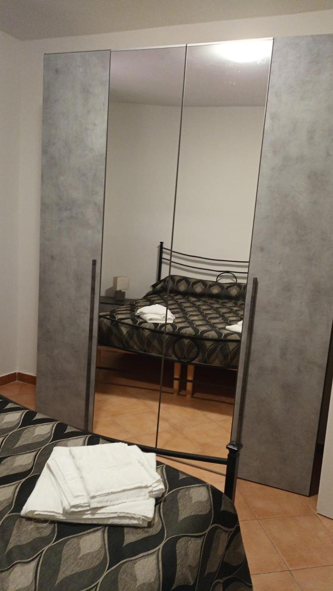 Casa N 2 Con Parcheggio Privato E Colonnina Ricarica Apartment Ливорно Екстериор снимка