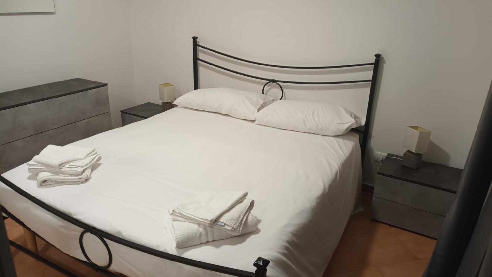 Casa N 2 Con Parcheggio Privato E Colonnina Ricarica Apartment Ливорно Екстериор снимка